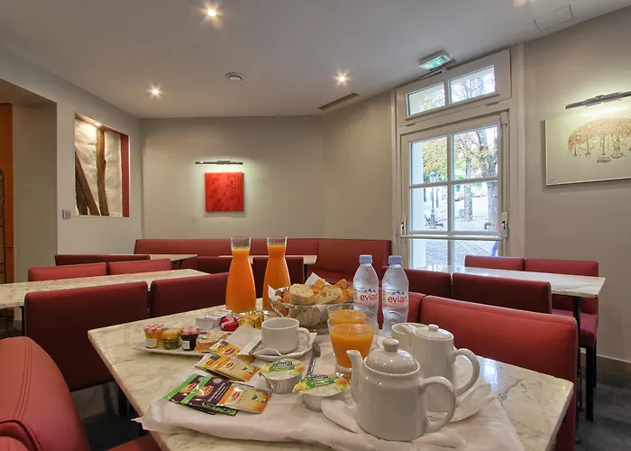 Отель Timhotel Montmartre