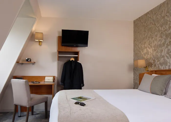 Отель Timhotel Montmartre Париж
