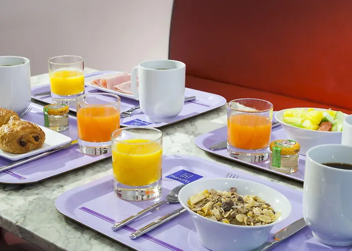 Отель Timhotel Montmartre Париж